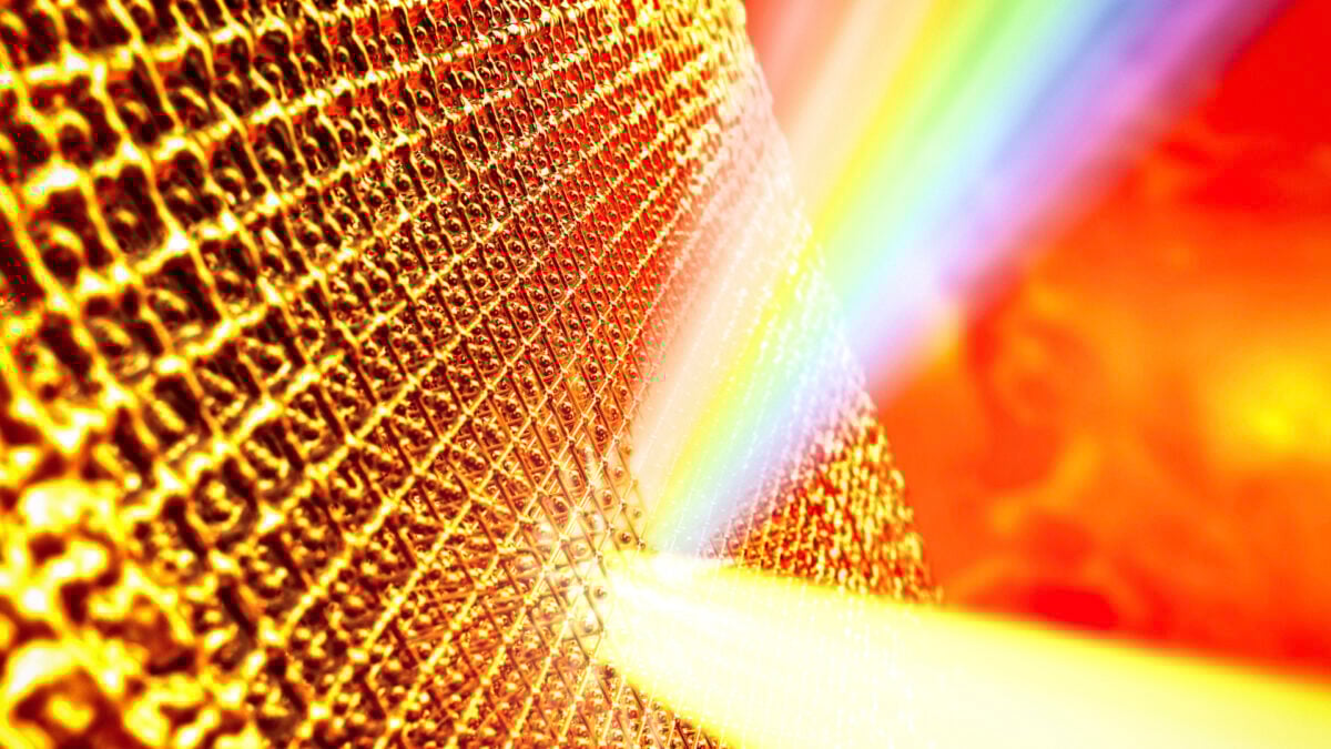 Featured image for Scientists Superheat Gold to Unprecedented Temperatures, Challenging Physics Models