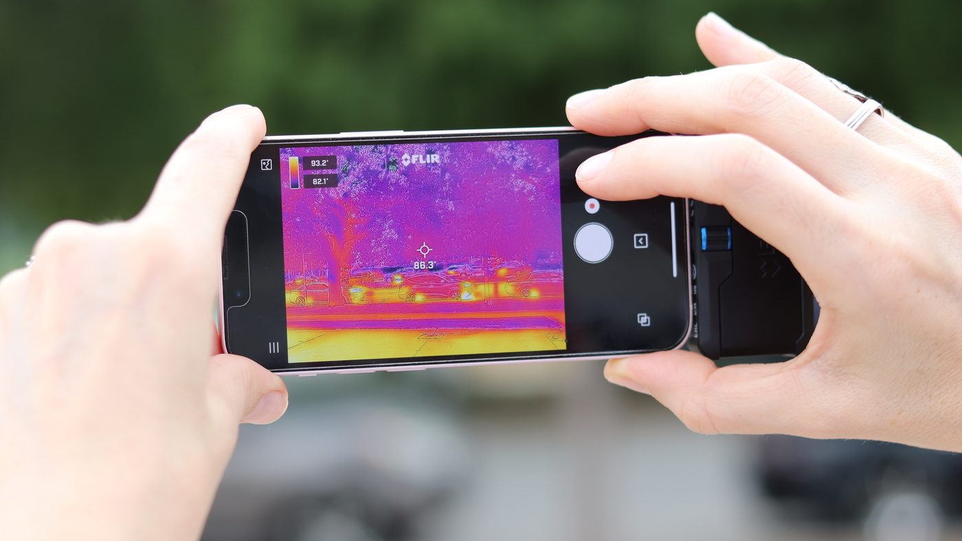 "Using Heat Maps to Identify Urban Heat Islands and Prepare for Extreme Temperatures"