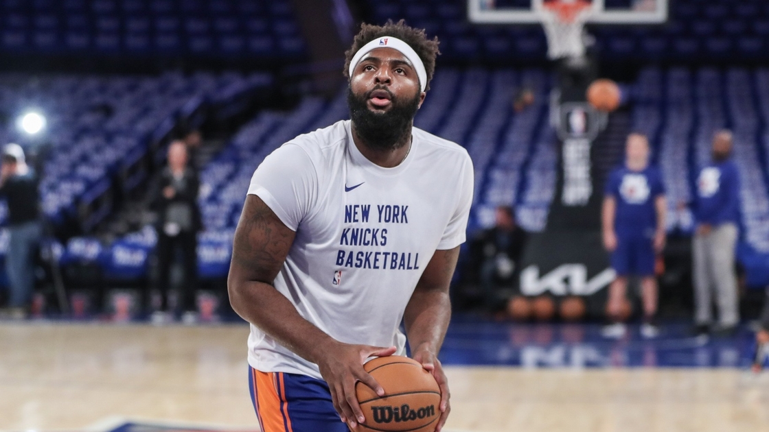 Featured image for "Knicks' Mitchell Robinson Set to Make Bench Return Against Raptors"