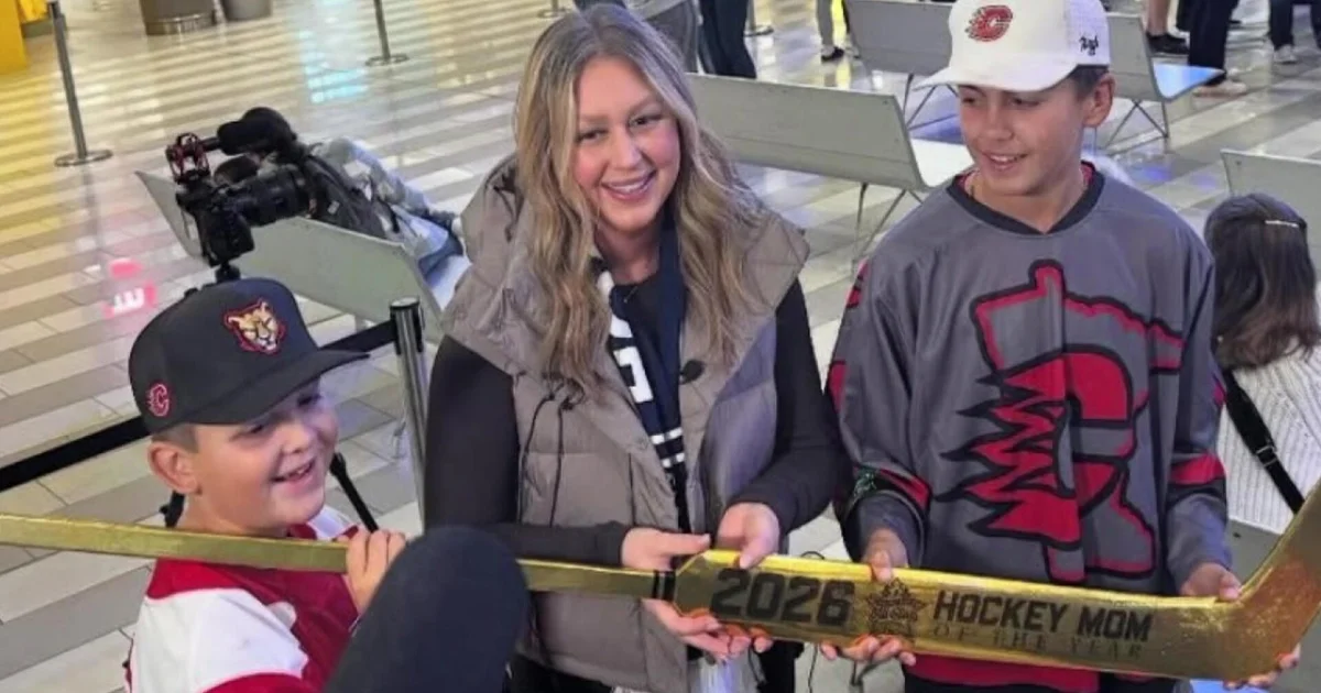 Featured image for Hockey Mom of the Year Battles Cancer with Community Support