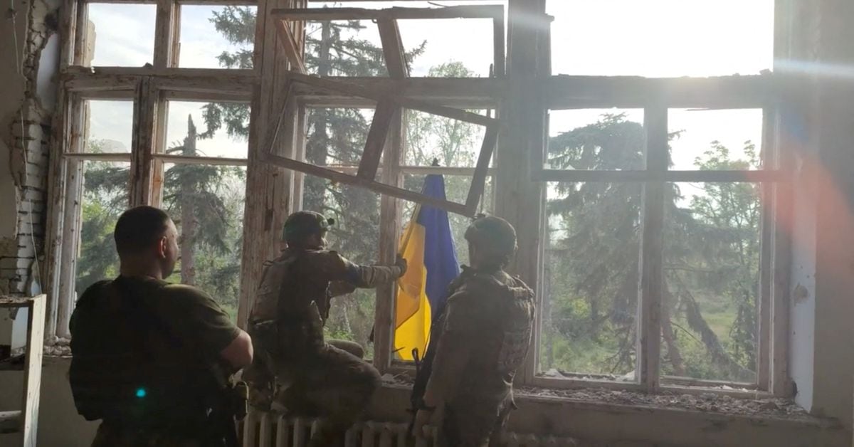 The Ongoing Conflict in Ukraine: Tactical Advantages and Russian Military Arsenal.