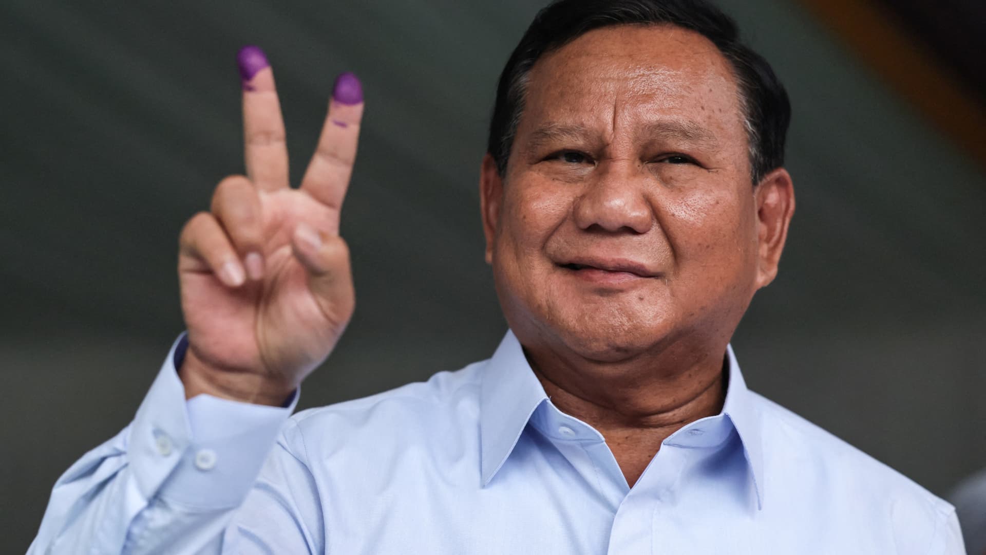 "Prabowo Takes Lead in Indonesia's Presidential Election"