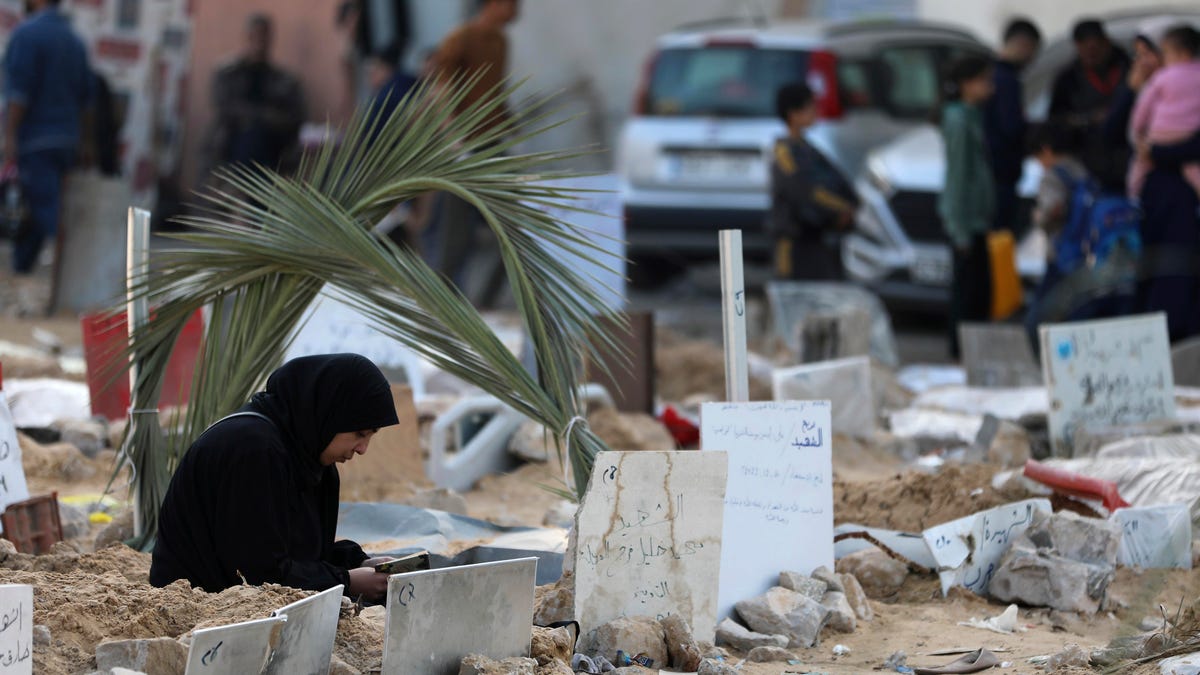 "Netanyahu Predicts Prolonged Israel-Hamas Conflict as Gaza Death Toll Rises"