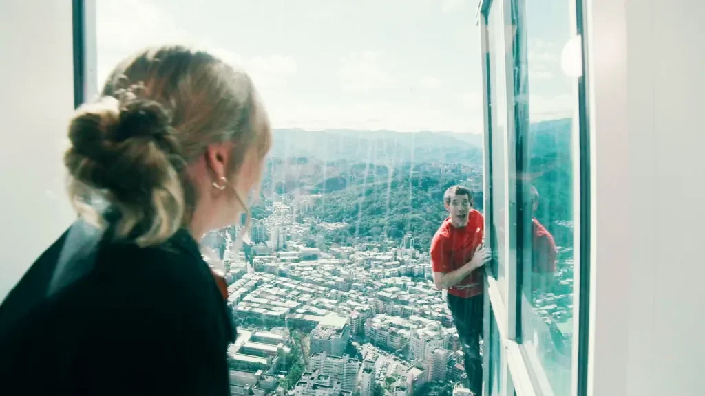 Honnold Sets Urban Free-Solo Record by Climbing Taipei 101 on Netflix Live