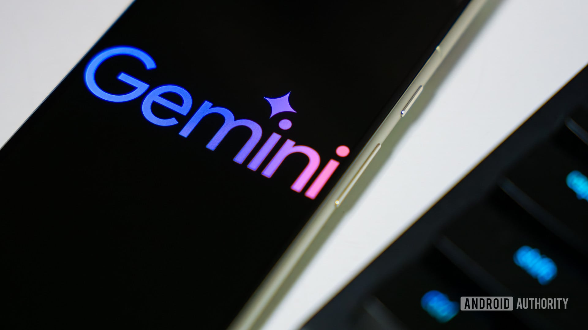 Featured image for "Unveiling Google Gemini: A Comprehensive Guide to the New AI Platform and Its Features"