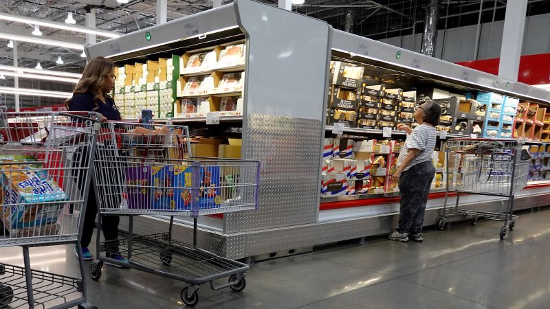 "2023 Economic Retrospective: From Inflation Fears to a Surprising Turnaround"