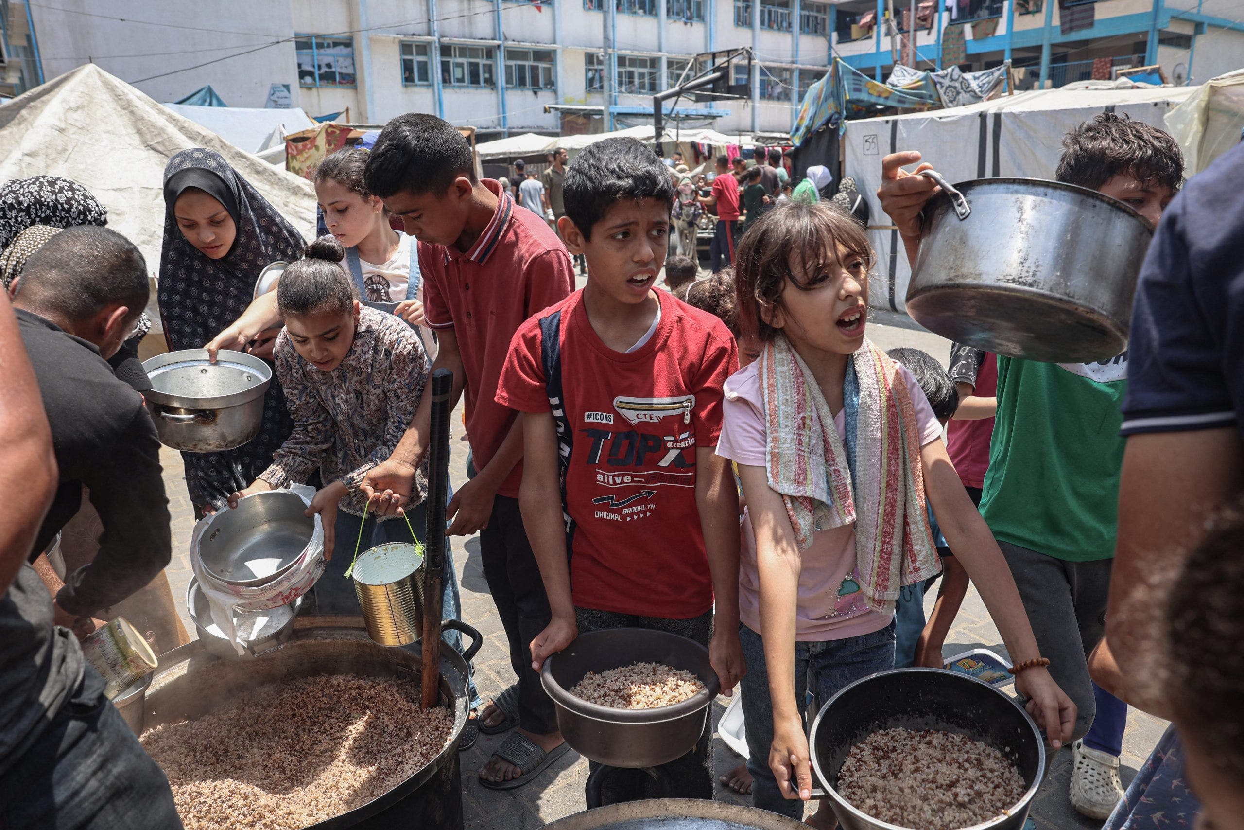 "Food Aid Reaches Gaza, But Distribution Remains a Challenge"