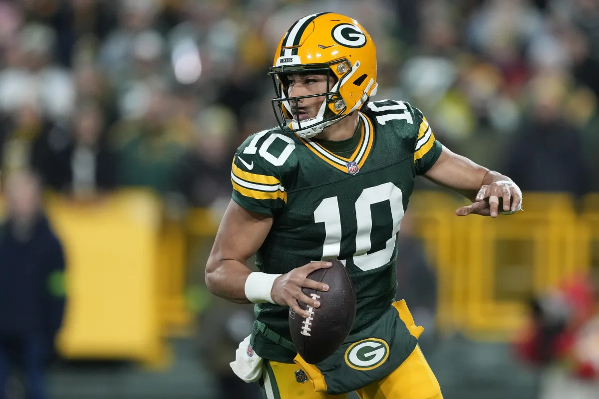 "Monday Night Football: Double Header Showdown - Packers vs. Giants and Dolphins vs. Titans"