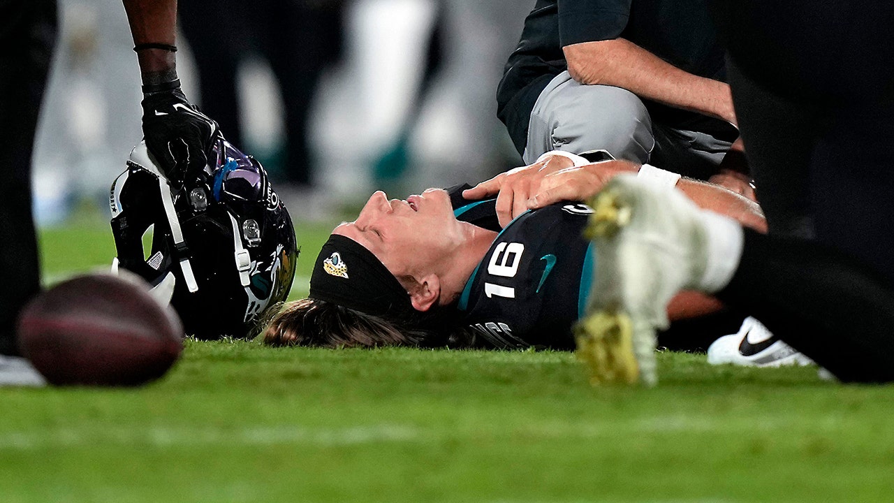 Featured image for Trevor Lawrence Takes Responsibility for Ankle Injury, Refuses Cart