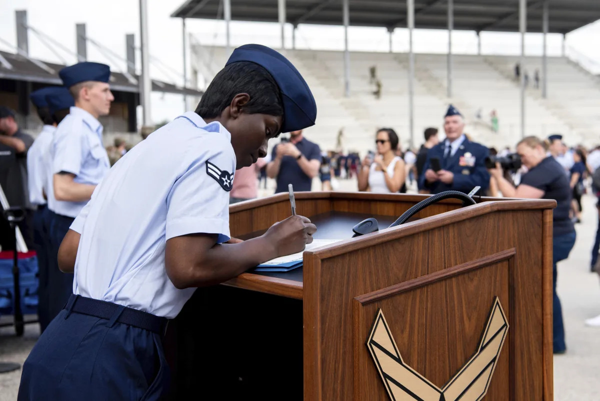 "US Military Offers Path to Citizenship for Foreigners"