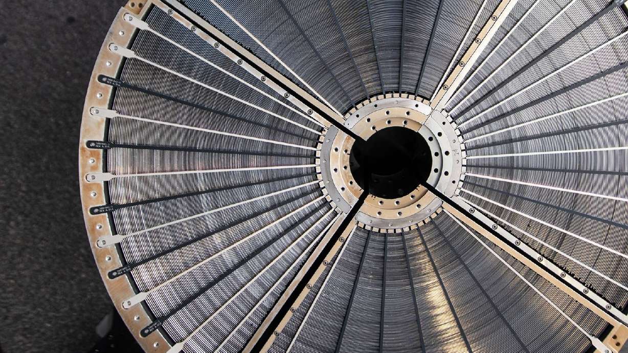 "Japan's Lunar Missions Face Setbacks: Revolutionary Satellite and Moon Sniper Lander Launch Scrubbed"