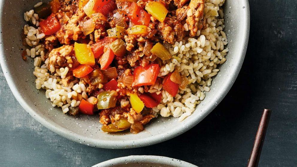 Effortless One-Pot Chicken Sausage Pasta and Unstuffed Peppers: Quick Dinner Recipes