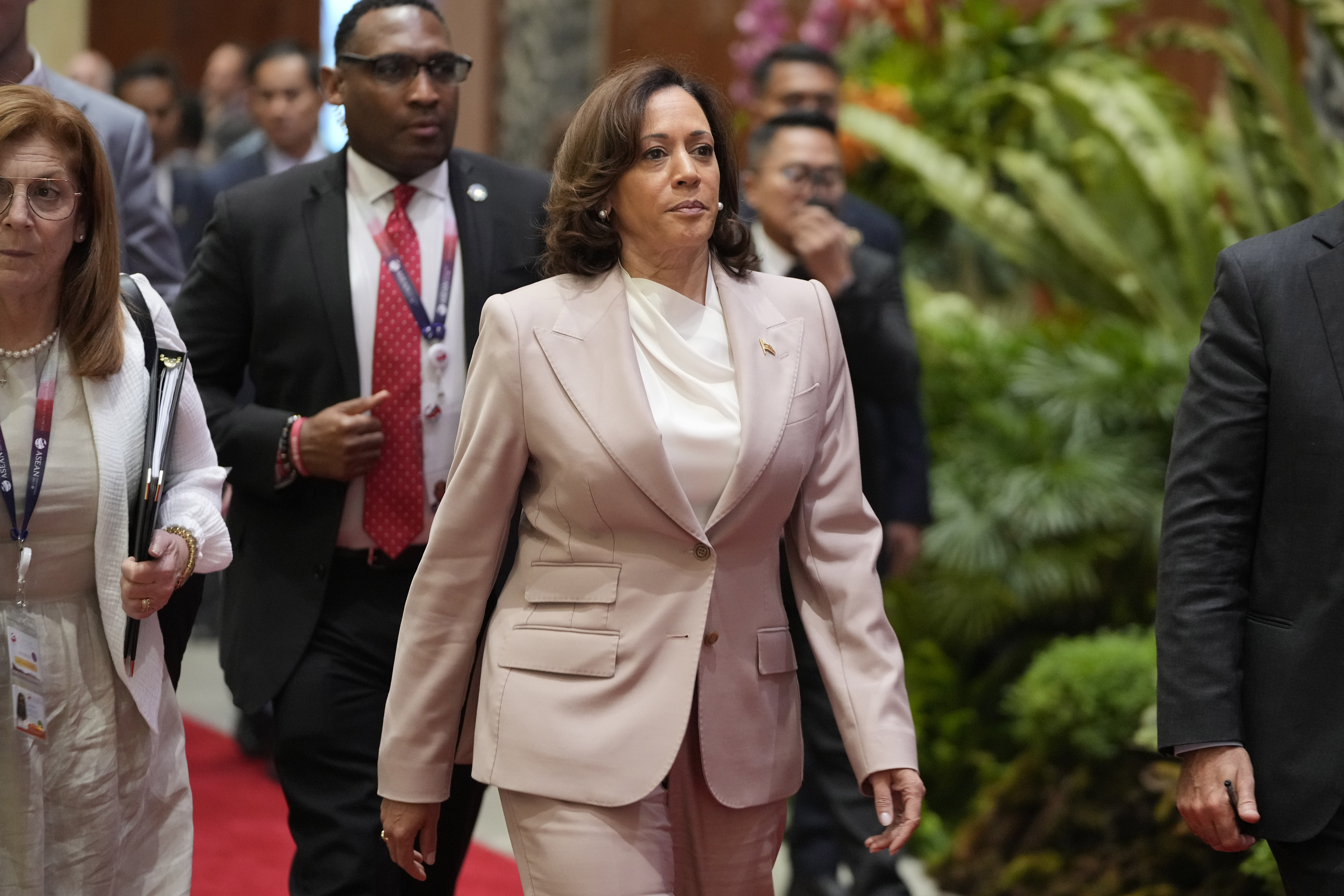 "Kamala Harris: Leading the Way in the China Relationship"