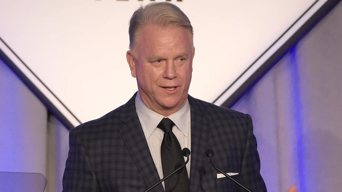 "Ex-QB Criticizes Chicago Bears GM Poles"