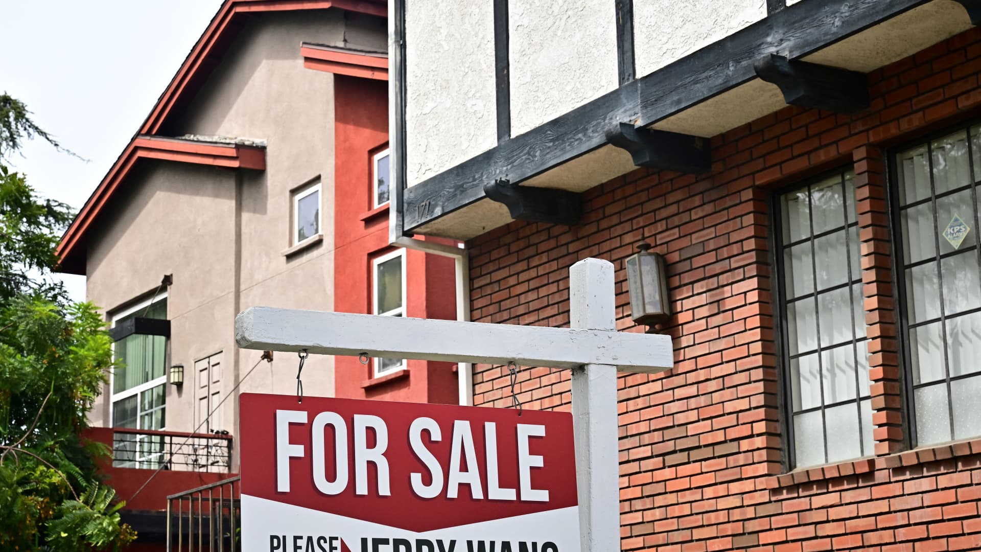 Featured image for Mortgage Rates Hit 2025 Low Ahead of Fed Decision