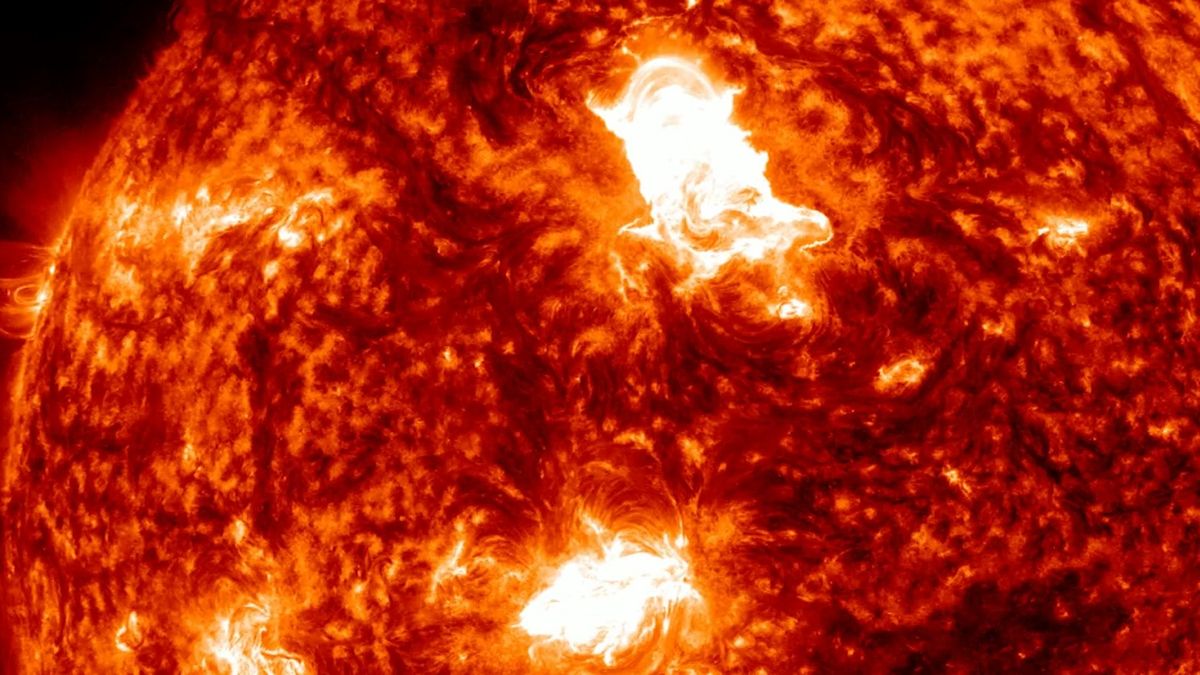 "Record-breaking solar storm brings northern lights and blizzard warnings to Midwest"