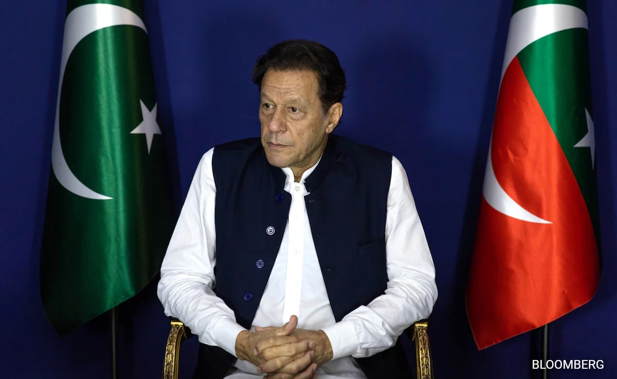 Featured image for "Pakistani Election Upset: Imran Khan's Allies Win Despite Opposition Shock"