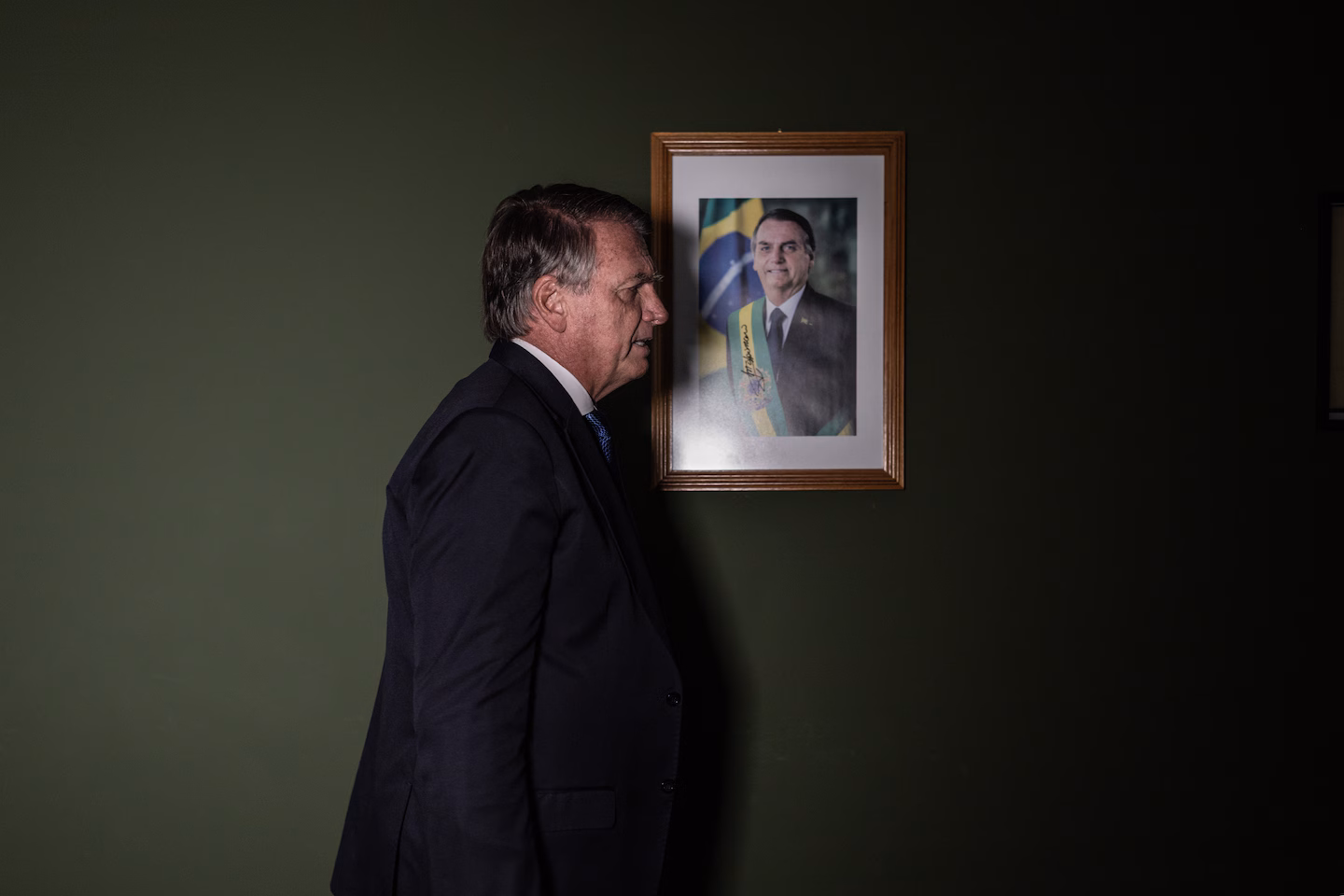 Featured image for Brazil Senate Approves Bill to Cut Bolsonaro's Prison Sentence