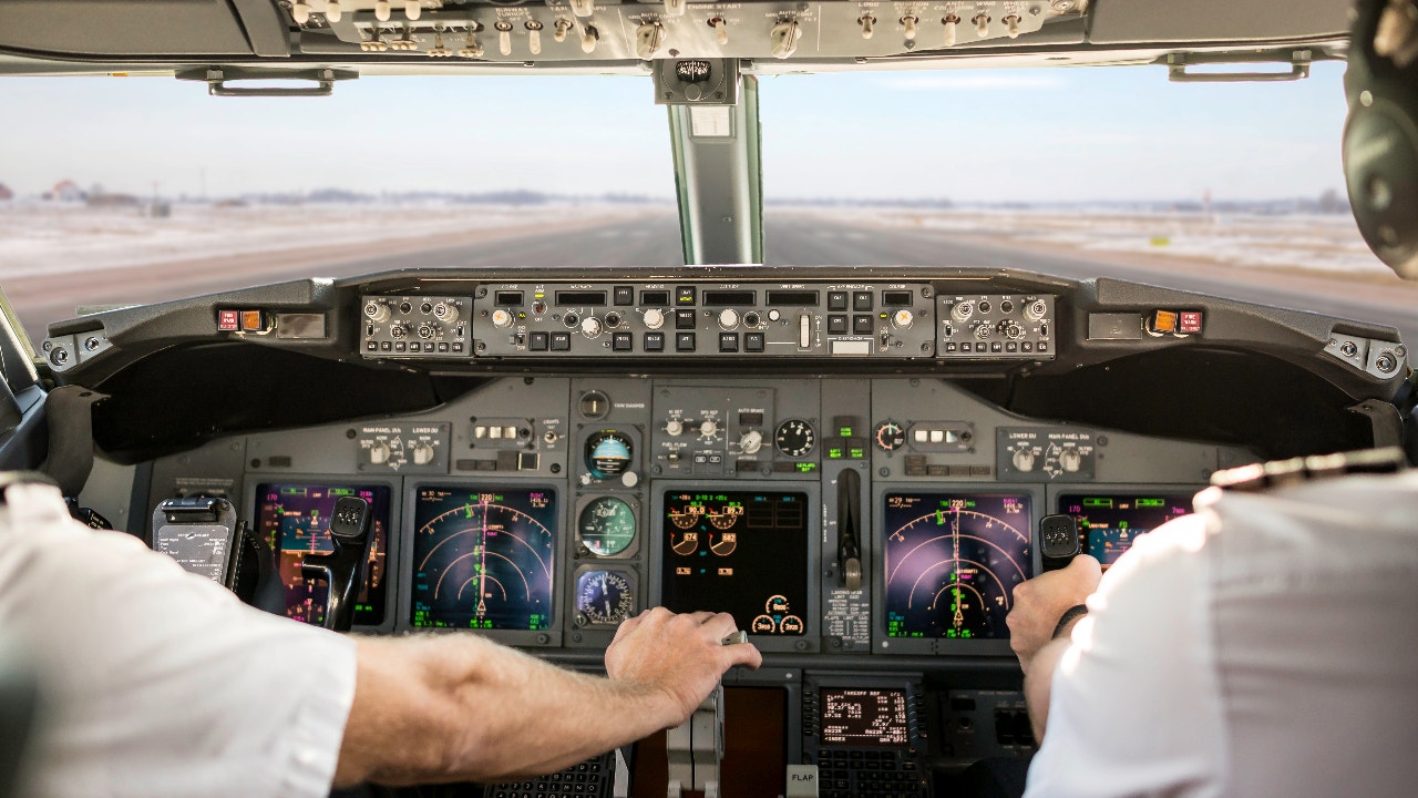 Featured image for "FAA Opposes Increase in Pilot Retirement Age Amid Union Lawsuit"