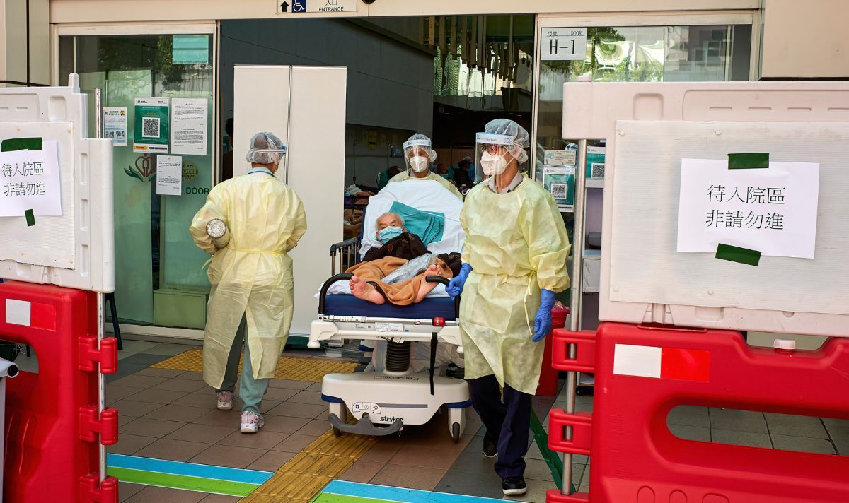 Featured image for China's 'White Lung' Virus: Experts Investigate Possible New Pathogen Causing Respiratory Illnesses