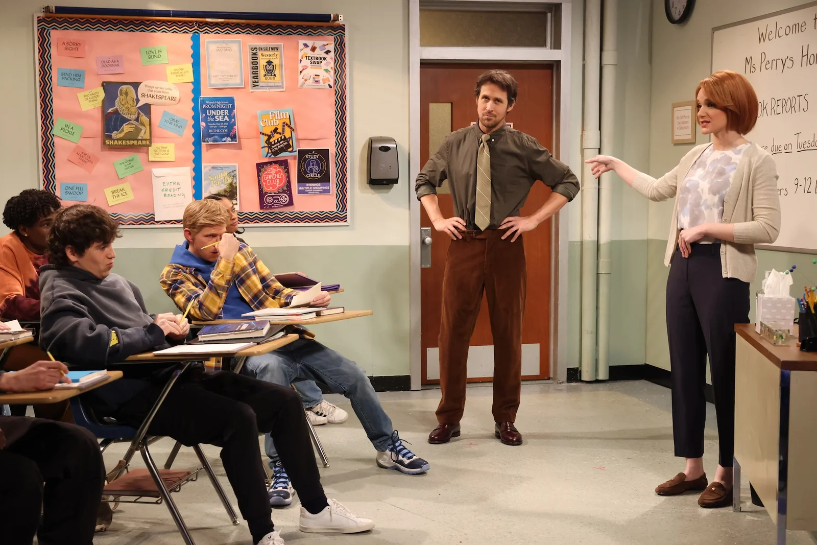 Harry Styles Headlines SNL Return on March 14