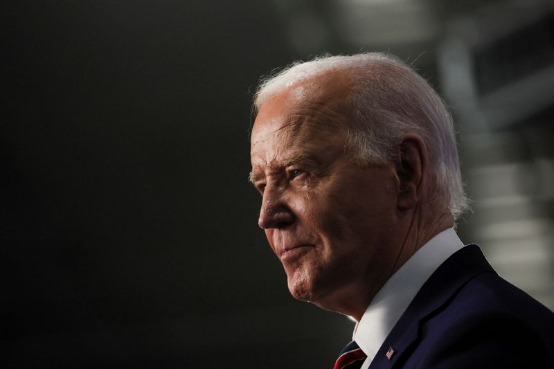 Featured image for "US Business Groups Challenge Biden's Overtime Pay Rule"