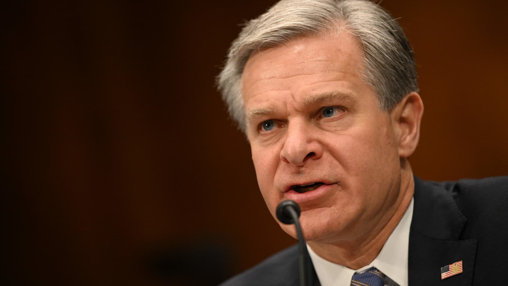 "FBI Director Wray Warns of Chinese Cyberattacks on US AI Firms"
