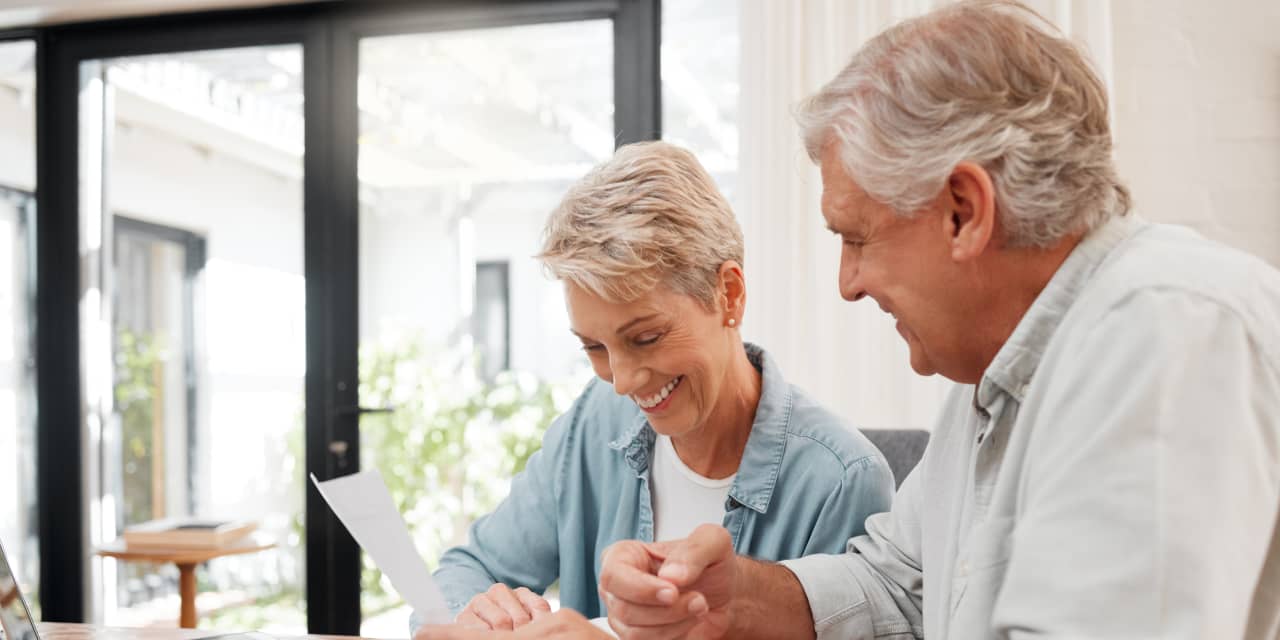 Featured image for "Deciding When to Claim Social Security with a Large Pension"