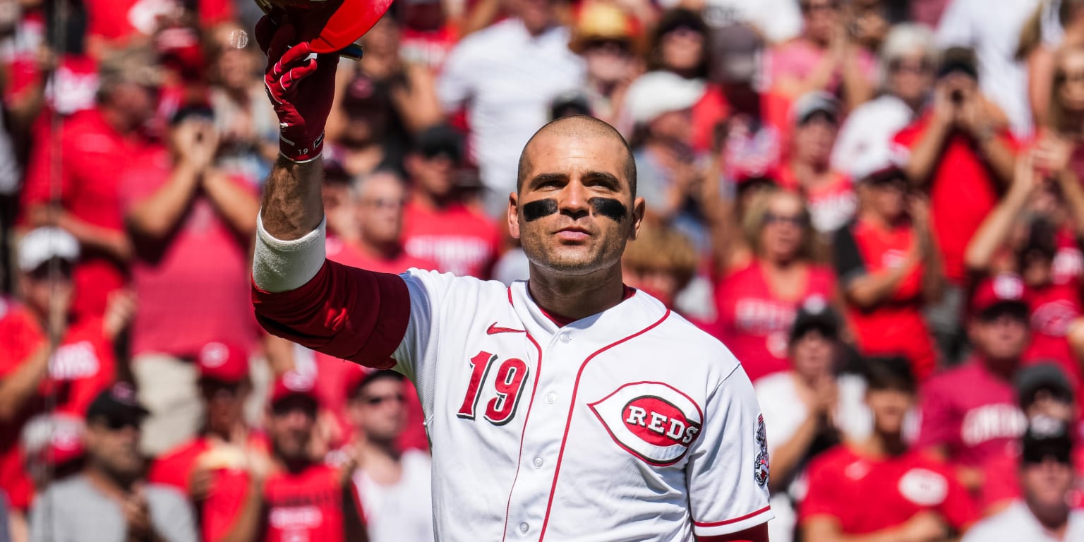 Featured image for Joey Votto Becomes Free Agent as Reds Decline Option