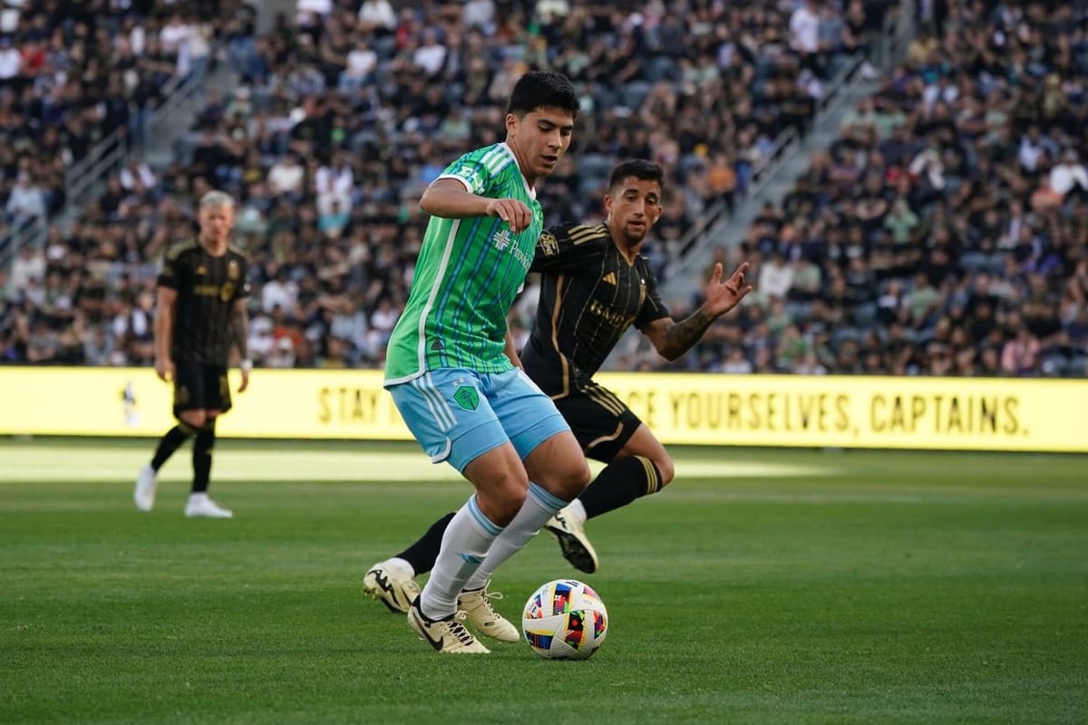 "LAFC's Hugo Lloris Shines as Short-Handed Sounders Fall in MLS Opener"