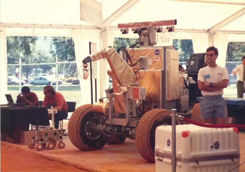 "Close Call: Sojourner Mars Rover's Encounter with LISP"