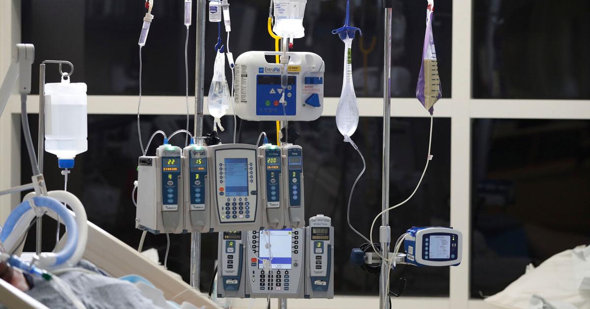 Featured image for Hospital Resumes Masking as Expert Hopes for Creeping, Not Surging, Covid Rise