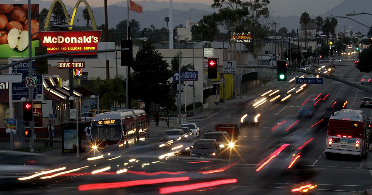 Featured image for "California Fast-Food Dilemma: Rising Prices and Collapsing Businesses"