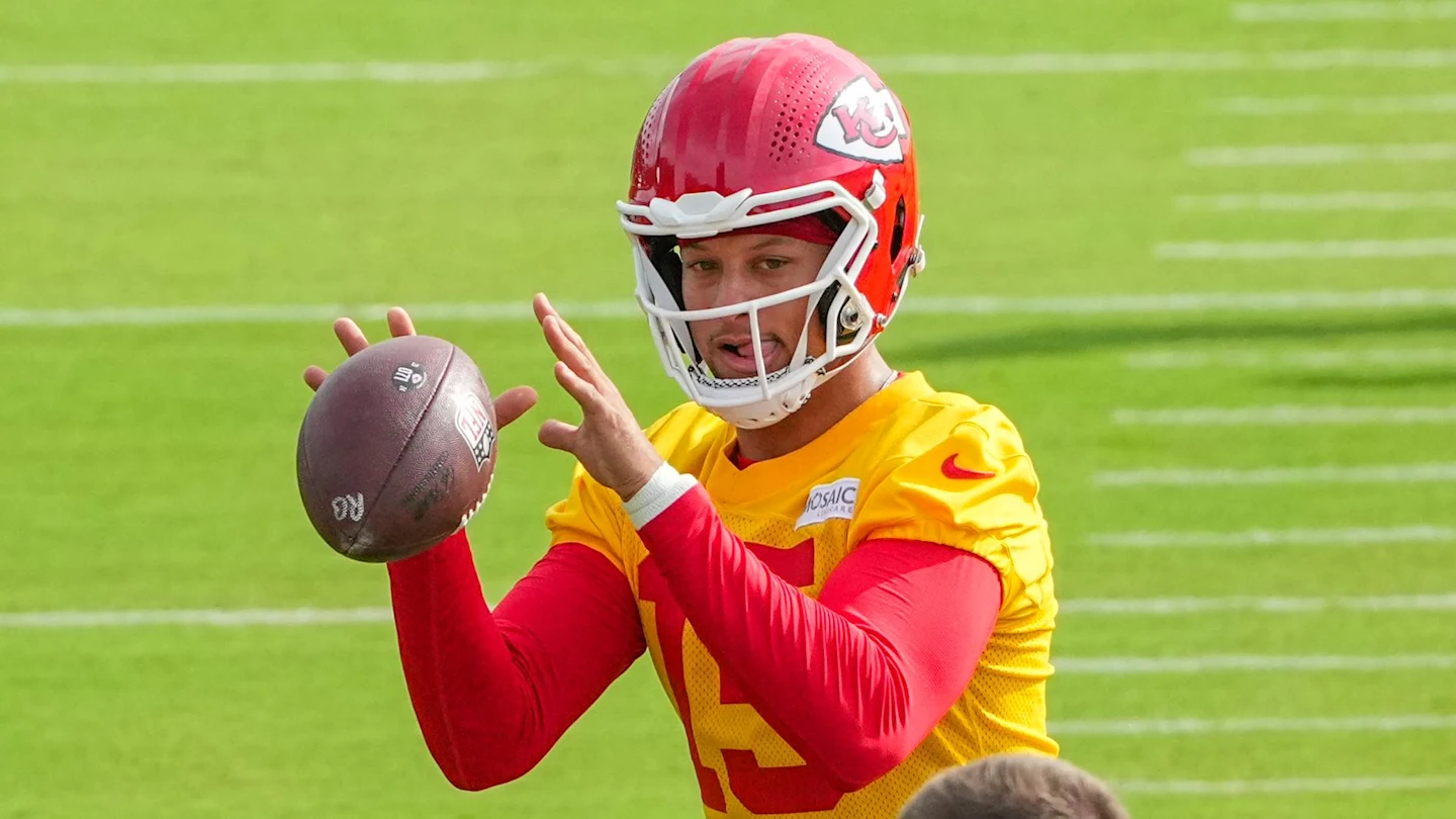 Chiefs Training Camp Highlights: Mahomes Intensifies, Rookies Shine