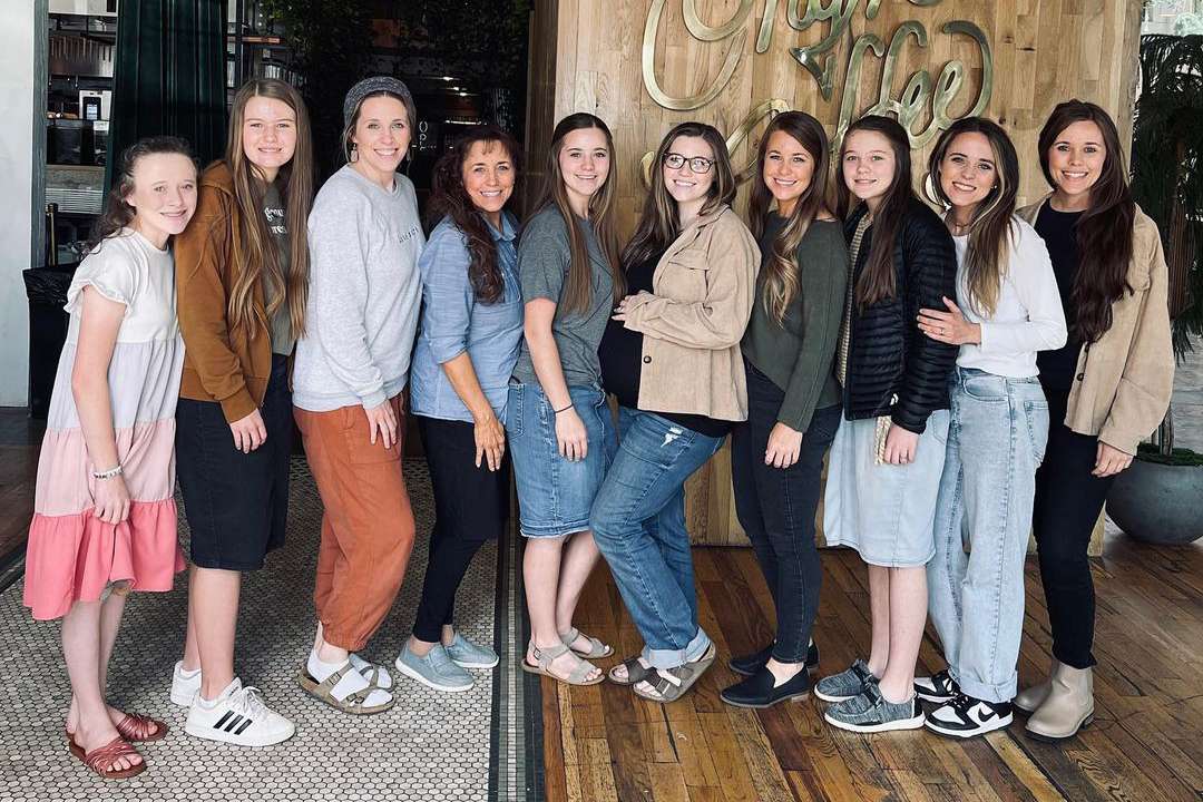 Featured image for Michelle Duggar Breaks Family Dress Code with Leggings in Rare Photo