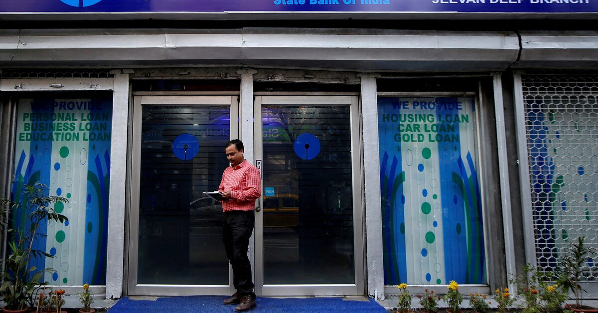 Featured image for India Contemplates Extending Retirement Age for State-Owned Bank Executives