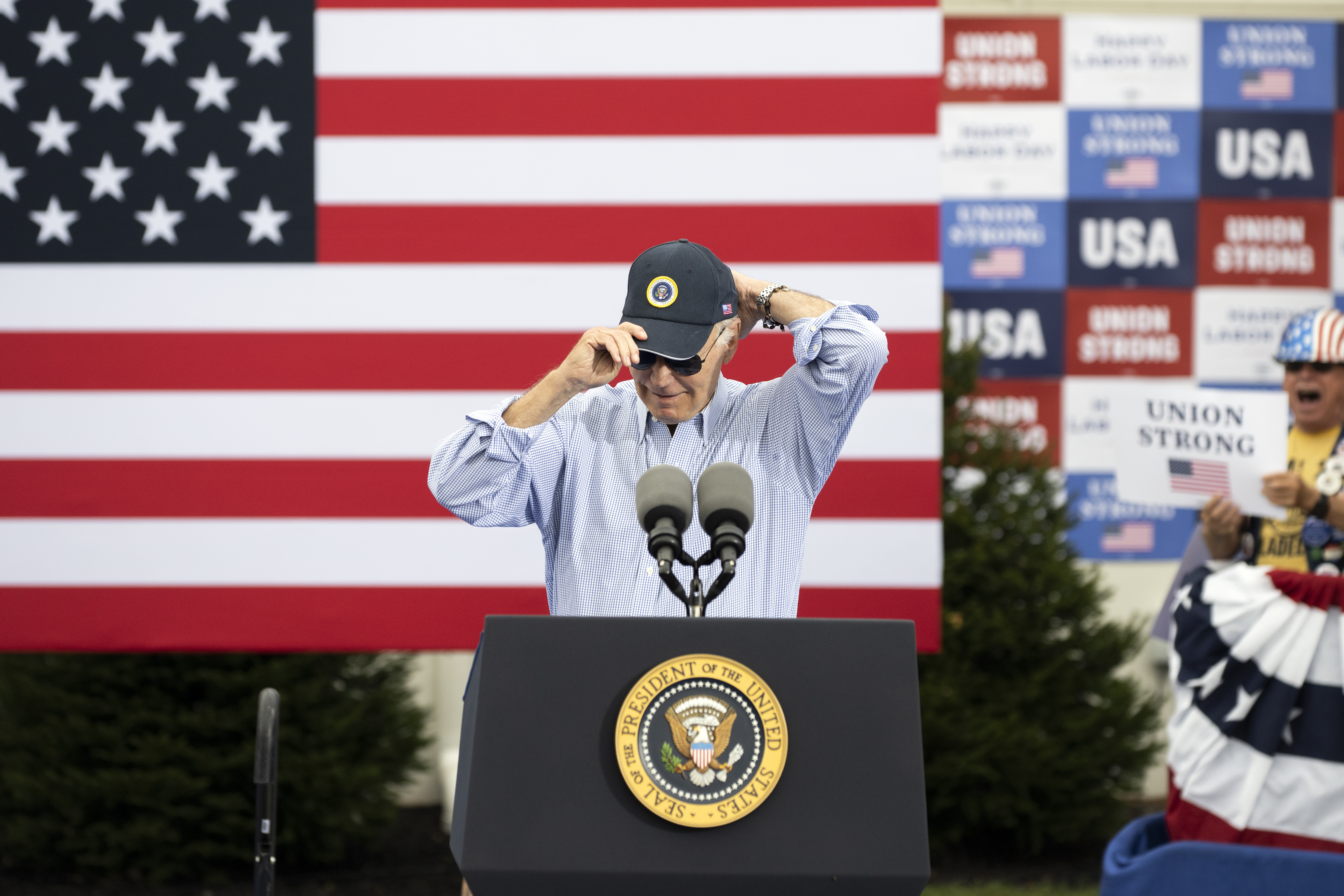 "Biden's Promising Economy Fails to Win Over Skeptical Voters"