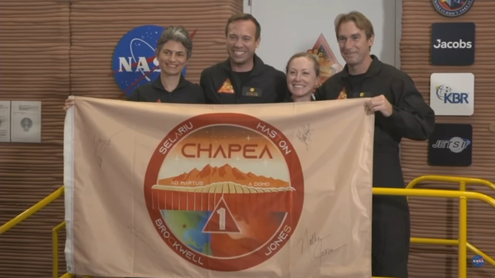 4 volunteers to live in NASA's Mars simulation for a year.