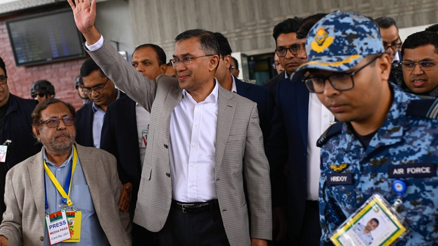 Featured image for Bangladesh Election Front-runner Returns from 17 Years in Exile