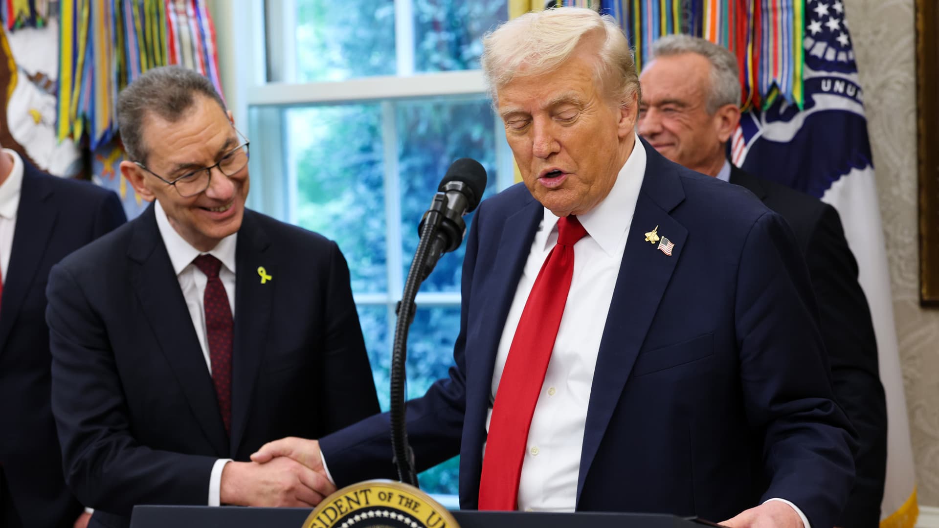 Featured image for Trump's Drug Pricing Initiative Gains Momentum with Pfizer Deal and TrumpRx Launch