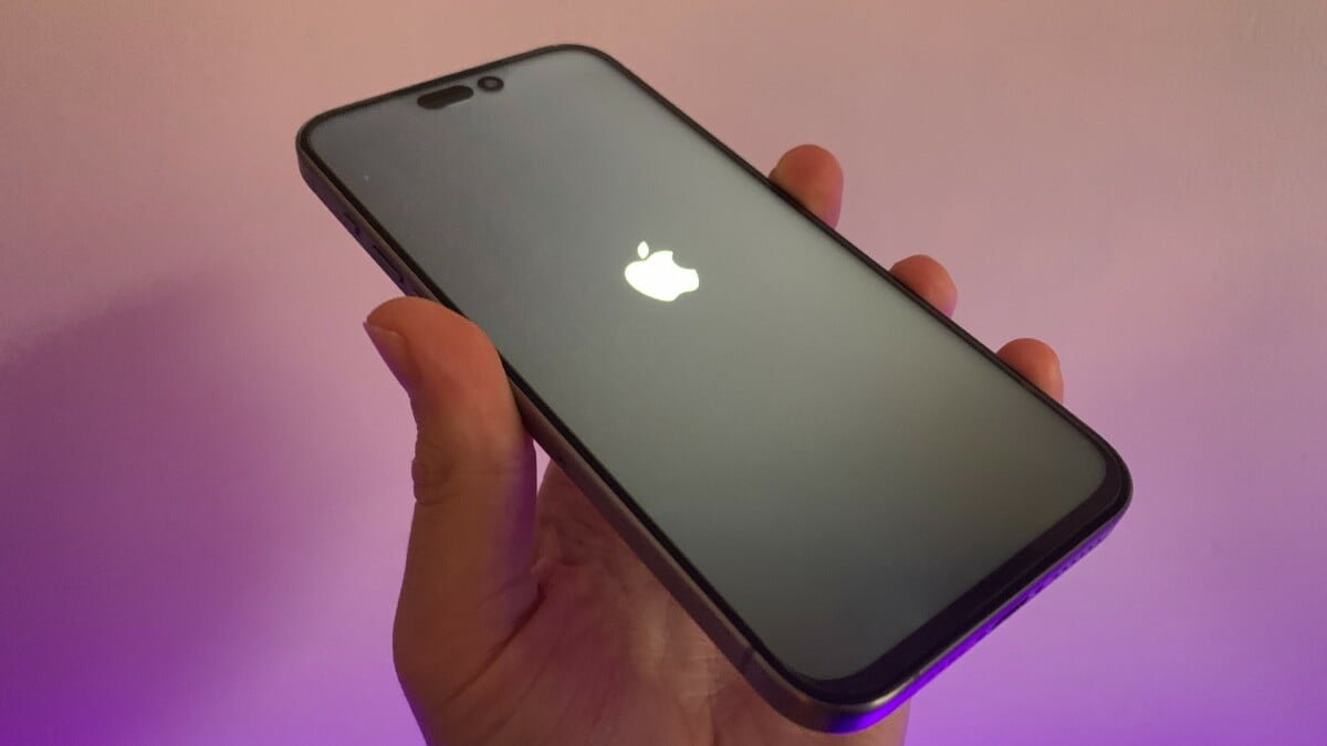 Apple Customer Receives Android Phone Instead of iPhone 15 Pro Max