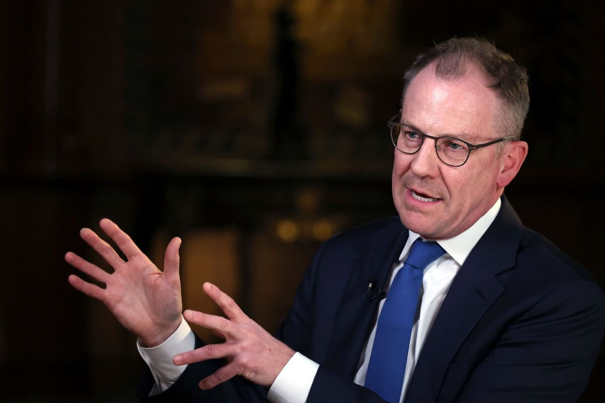 Featured image for BofA Warns S&P 500 Nearing Sell Signal