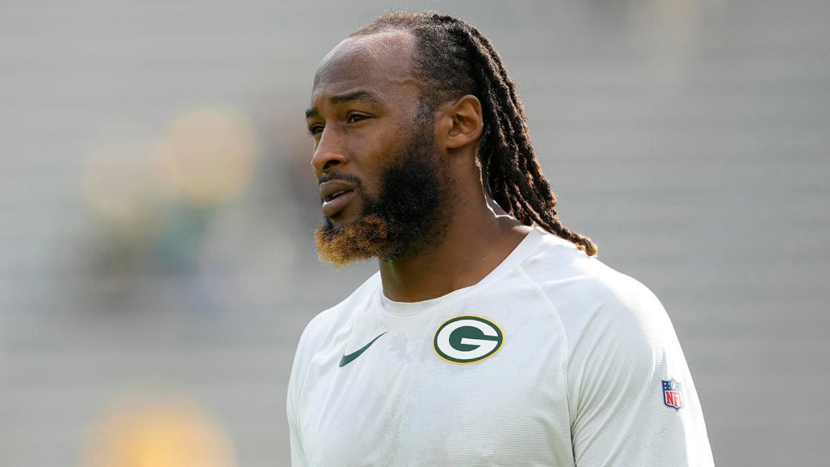 "Packers' Aaron Jones Unlikely to Play Against Raiders Due to Injury"