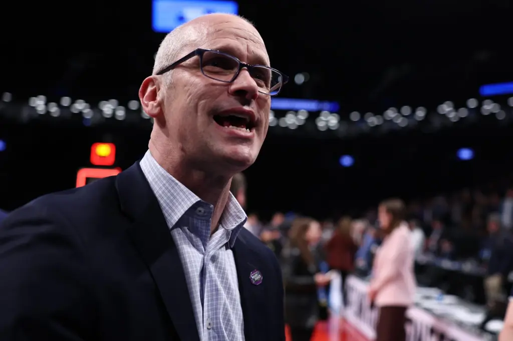 "Sweet 16 March Madness: Expert Picks and Printable Bracket for Thursday's Action"