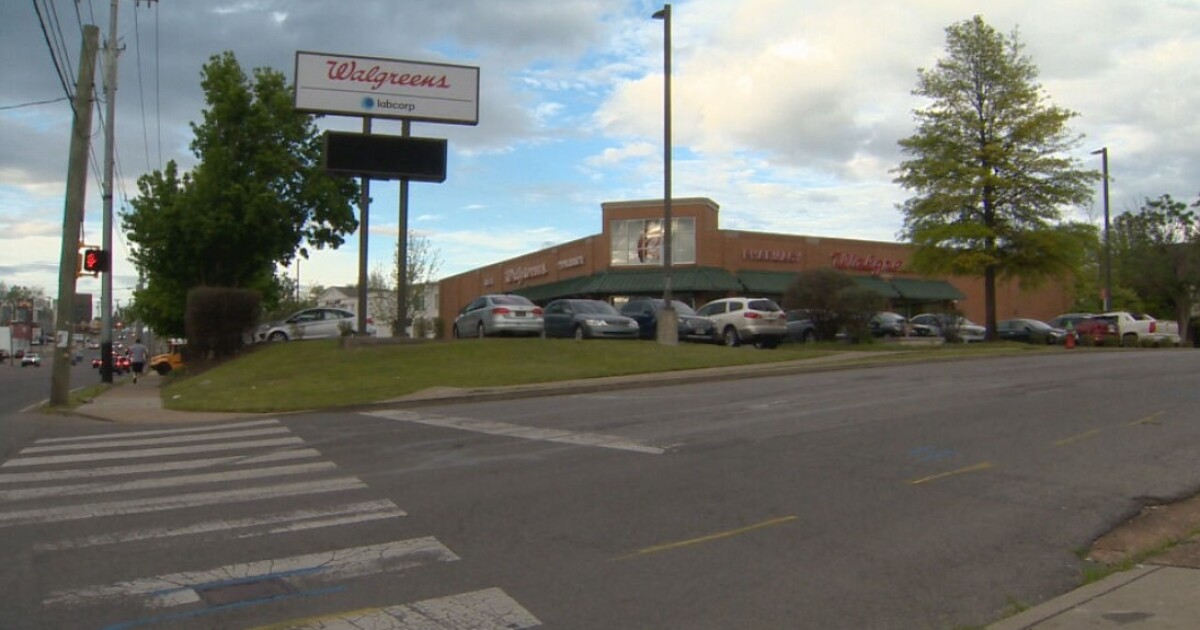 Walgreens employee shoots pregnant woman accused of shoplifting