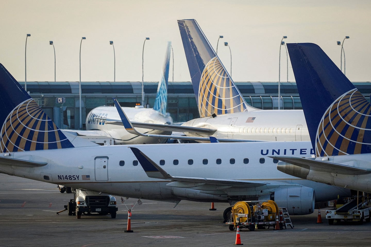 Featured image for "United Airlines' $200M Hit: Earnings Surge Despite Boeing 737 Max Blowout"