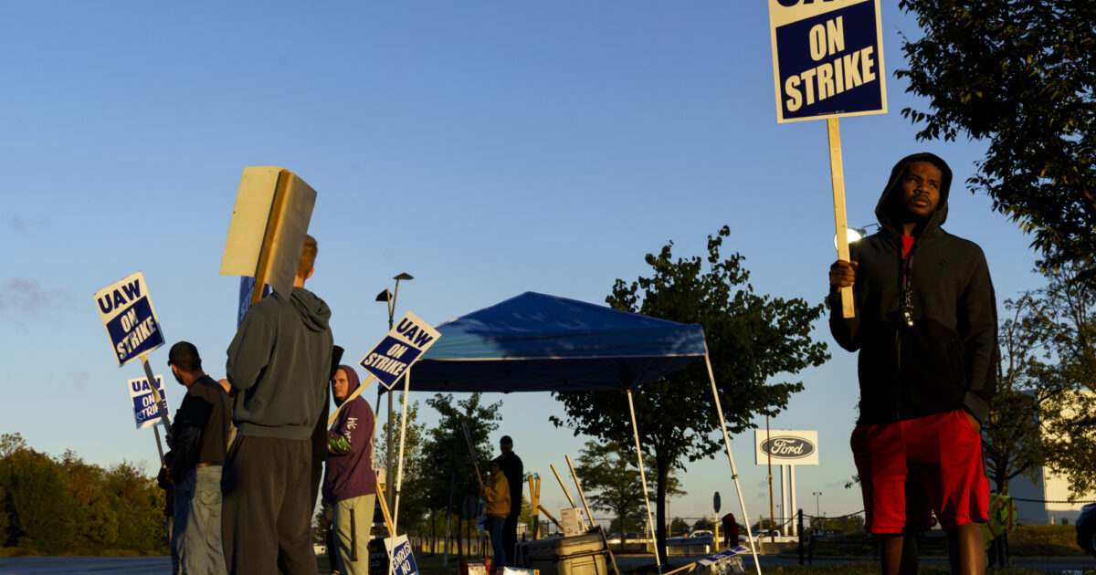 Featured image for Rising Worker Militancy Sparks Union Organizing Efforts