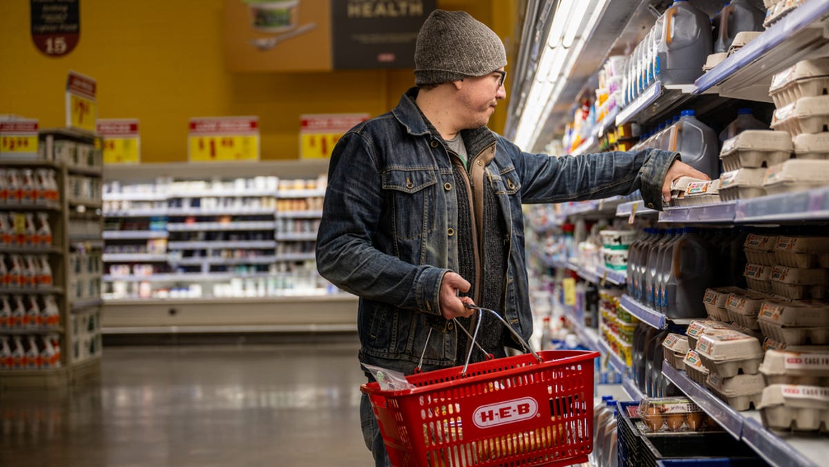 April Spending Revives, US Inflation Rises.