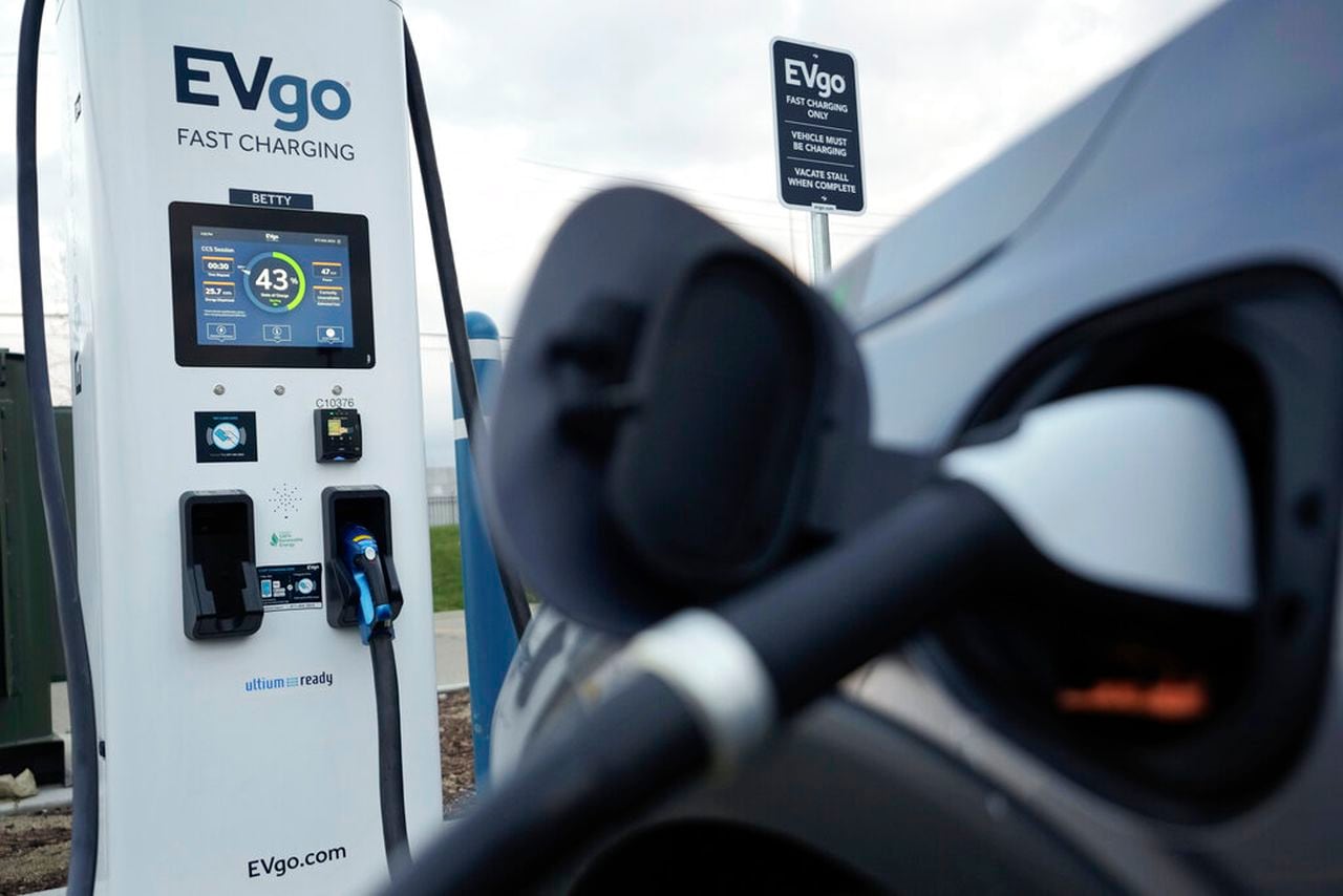 "Ohio's Interstate Highways to Get 27 New Electric Vehicle Charging Stations"