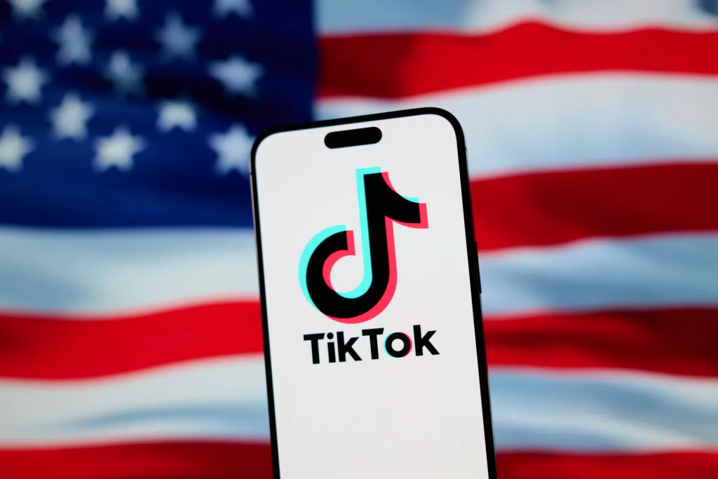 Featured image for Murdoch Family and Billionaires Likely to Join TikTok Deal